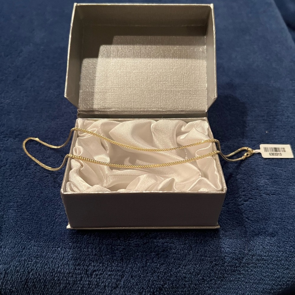 14 carrot 18 in gold Franco chain  brand new shiny